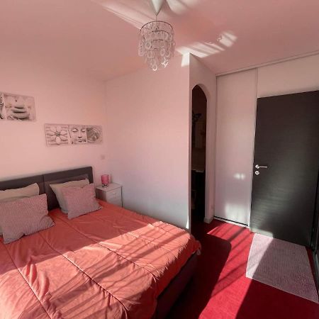 Maison F2, Neuve Au Calme Avec Jardinet La Crau Eksteriør billede